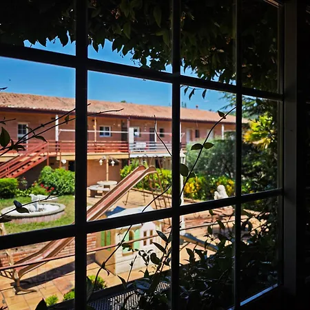 Espacio De Paz, Ideal Familias Amalia Villa *