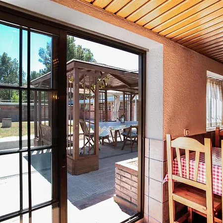 Espacio De Paz, Ideal Familias Amalia Villa